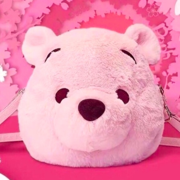 Disney Handbags - NWT!💎 Super Cute Winnie the Pooh Crossbody🍯💝